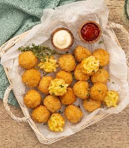 Resep Mac and Cheese Balls, Crispy di Luar Creamy di Dalam!