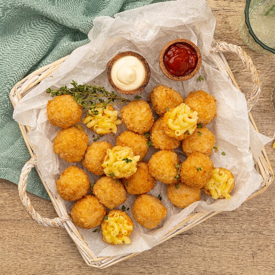 Resep Mac and Cheese Balls, Crispy di Luar Creamy di Dalam!